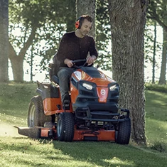 Husqvarna fűnyíró traktorok