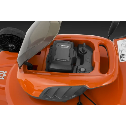 FŰNYÍRÓ AKKUS HUSQVARNA LC142I 42CM AKKU+TÖLTŐ kép 4