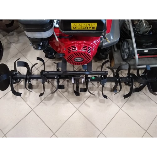 Kapálógép Rato Rv390 2+1seb. 2x5 kapa + ajándék járókerék!