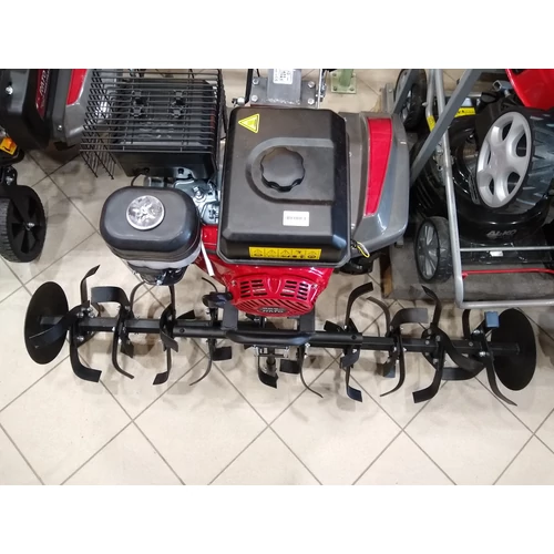 Kapálógép Rato Rv390 2+1seb. 2x5 kapa + ajándék járókerék!