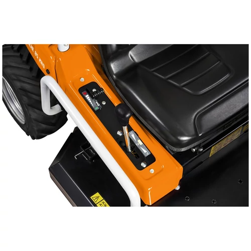 Fűnyírótraktor magasgazvágó APACHE 85 2WD K 2000 AVD V-Twin kép 5