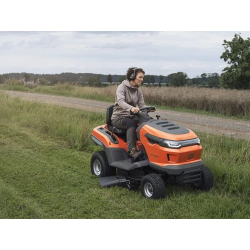 Fűnyírótraktor Kidobós Husqvarna TS215T kép 5