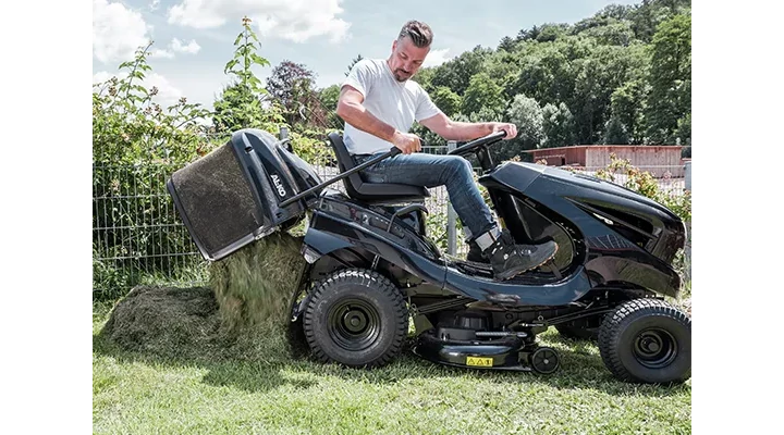 Eljött az ideje, hogy fűnyírótraktorra válts